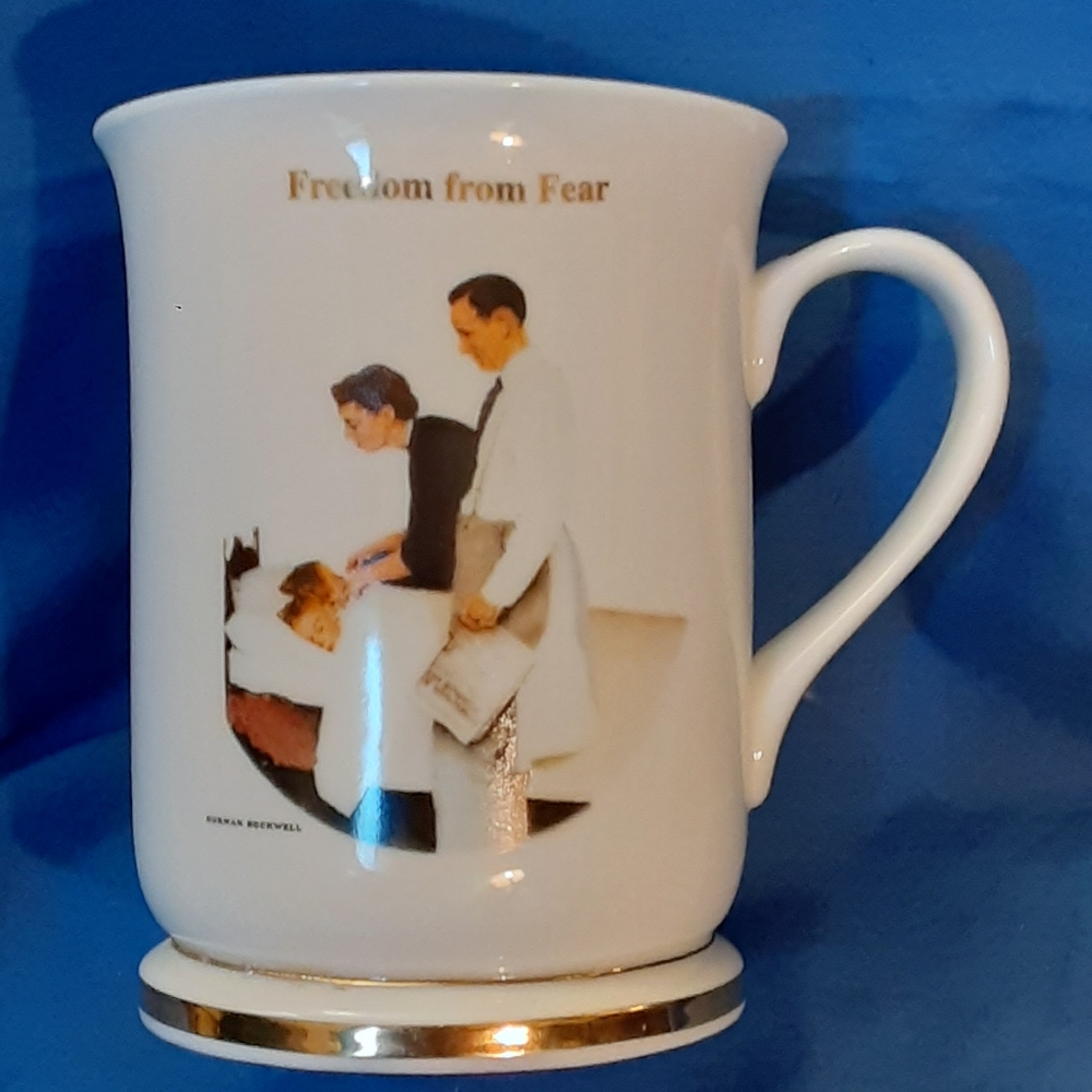Norman Rockwell "Freedom from Fear " Coffee/Tea Mug Ceramic W/Gold Trim